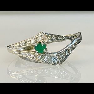 14k Vintage Diamond and Emerald ring
